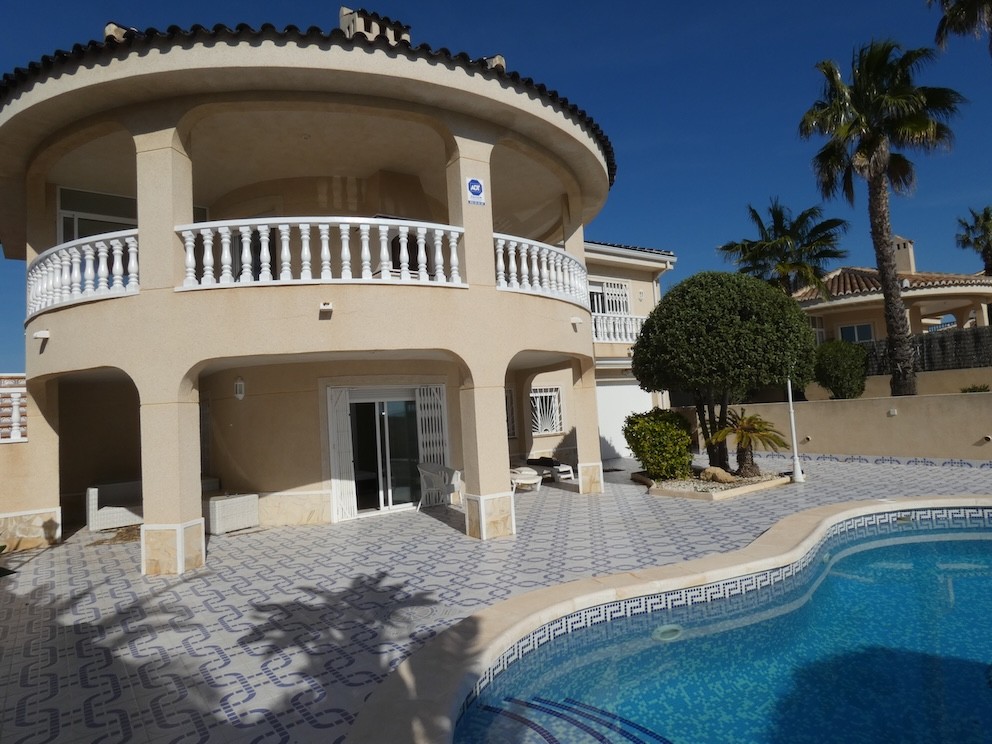 https://completespanishproperty.com/media/images/properties/o_1jujr68hqteu4ia1d7c1jakqs83n.JPG
