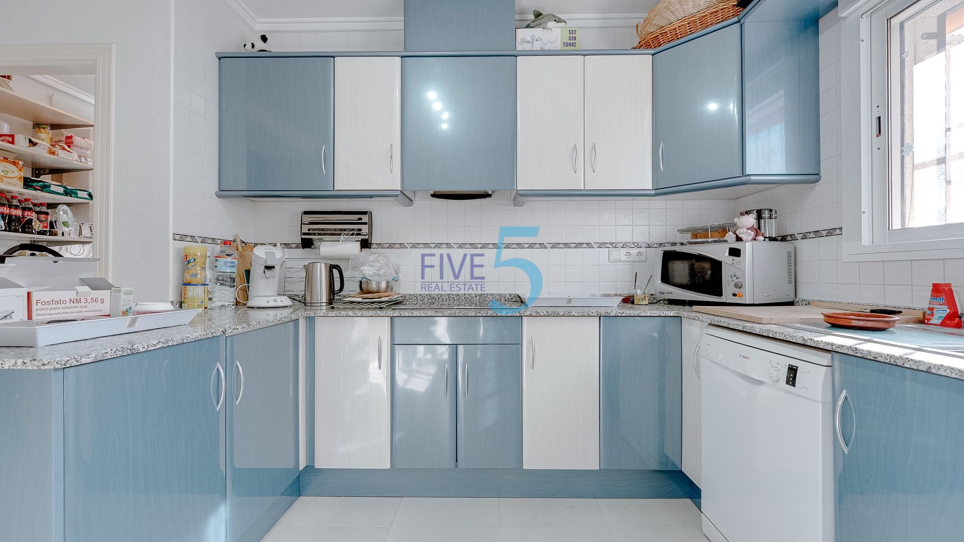 https://cdn.proppy.app/propertyphotos/2990/9f153641-d200-4581-87d6-15a0dd5c41c5/741001/ae8819be-db1f-4c7f-a008-d36ddad9aa01.jpg
